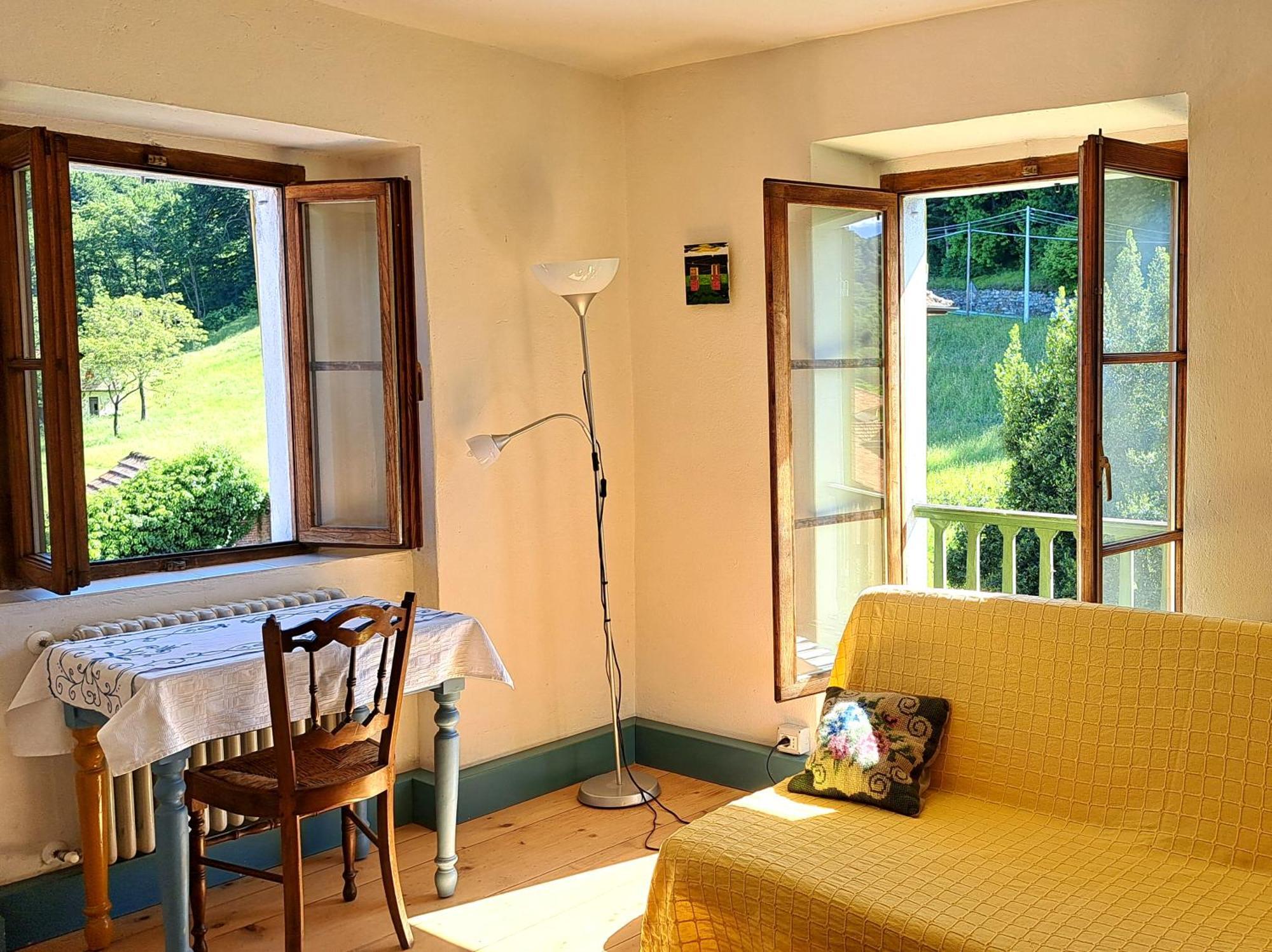 Appartamento Storico Con Giardino Soleggiato - B&B Via Rinaldi Arto Centonara 外观 照片